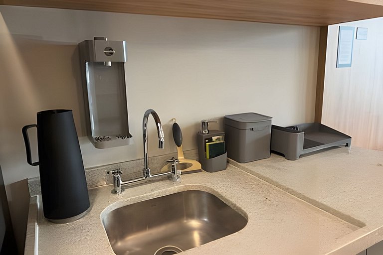 Apart. completo em Perdizes c/ Piscina e p/ 2 hósp