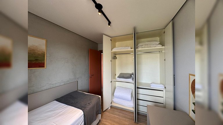 (11M) 2 dorms Bela Vista c/ vaga ao lado Hospitais