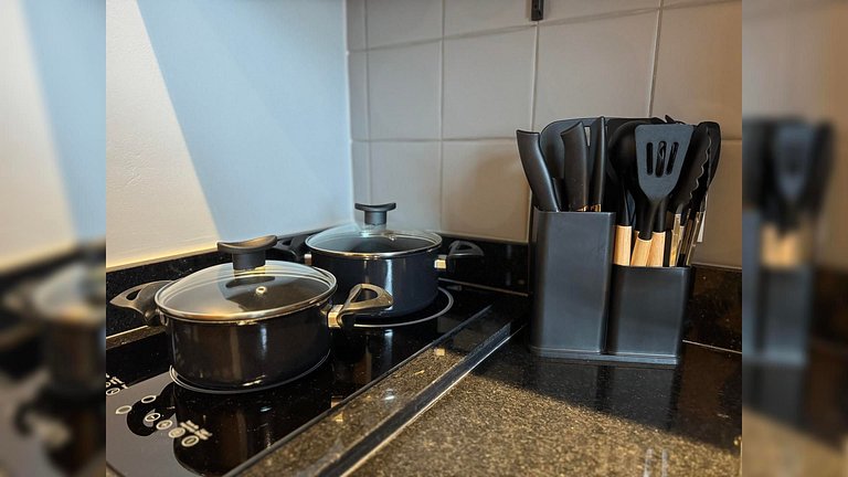 Ap c/piscina e sala de massagem - Próx Av Paulista