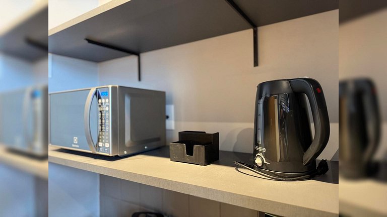 Ap c/piscina e sala de massagem - Próx Av Paulista