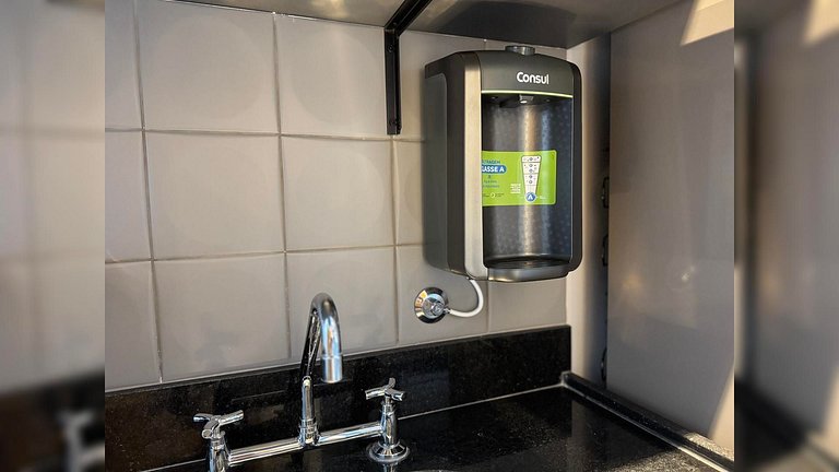 Ap c/piscina e sala de massagem - Próx Av Paulista