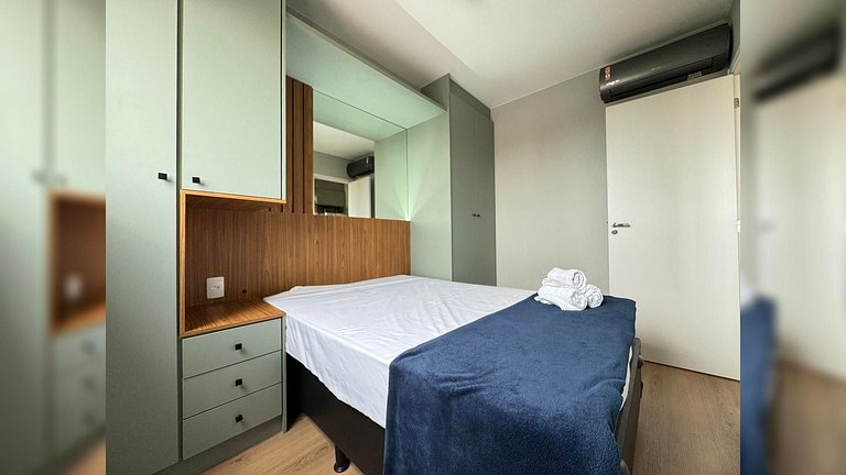 (1206) Ap 1 dorm c/ Varanda-Próx Shop Ibira e Aero