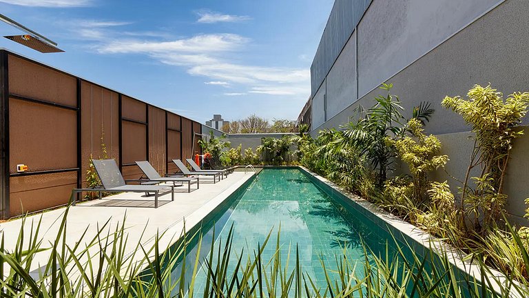 Apto c/ Piscina e Varanda - Próx Shop Ibira e Aero