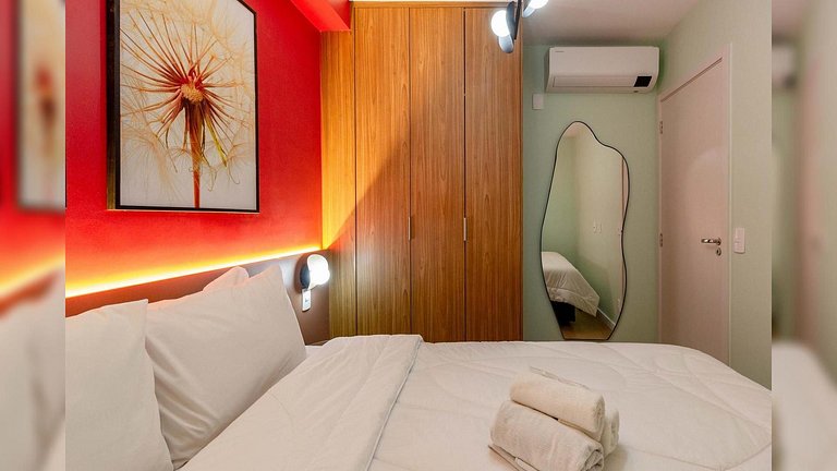 Apart. completo em Moema c/ Piscina e p/ 4 hósp