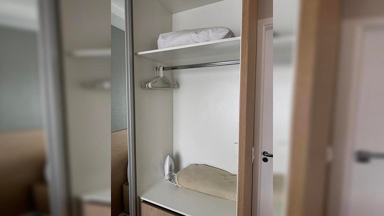 Studio c/ piscina Próx Metrô Faria Lima e Eldorado