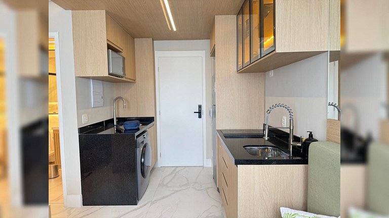 Studio c/ piscina Próx Metrô Faria Lima e Eldorado