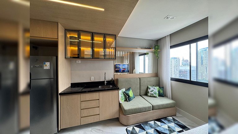 Studio c/ piscina Próx Metrô Faria Lima e Eldorado