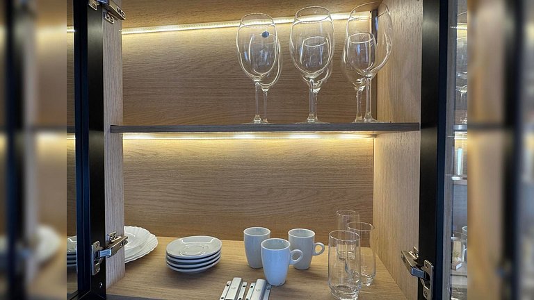 Studio c/ piscina Próx Metrô Faria Lima e Eldorado