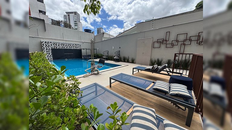 Studio c/ vista p/ cidade - Próx Shoppings e Metrô