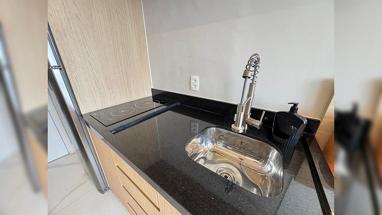 Studio c/ vista p/ cidade - Próx Shoppings e Metrô