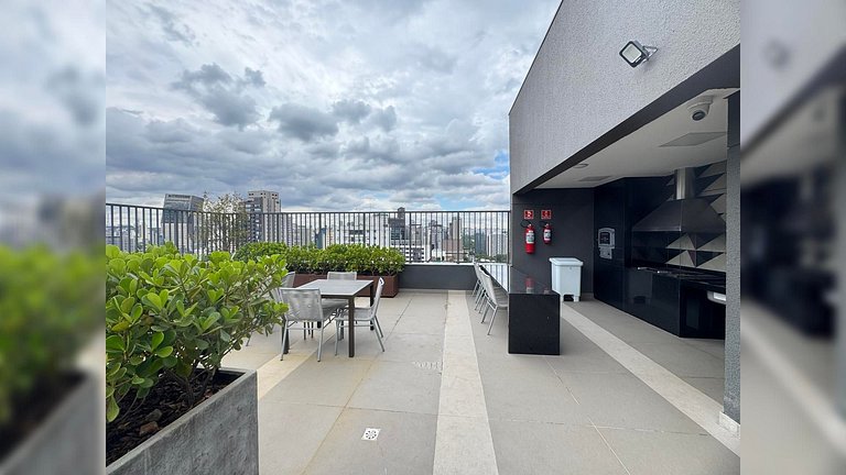 Studio c/ vista p/ cidade - Próx Shoppings e Metrô