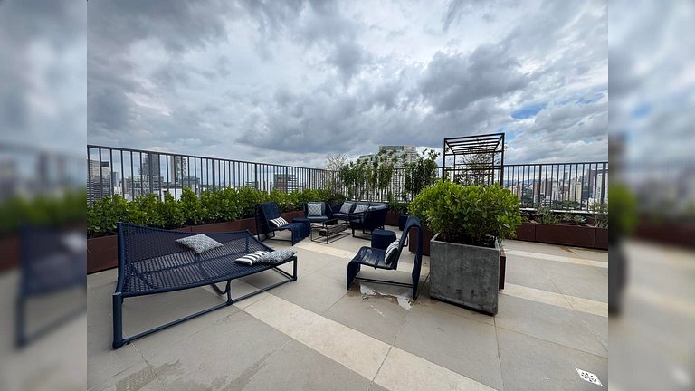 Studio c/ vista p/ cidade - Próx Shoppings e Metrô