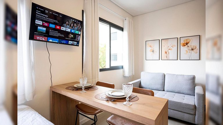 Apart. prox ao Allianz com Piscina p/ 4 hósp