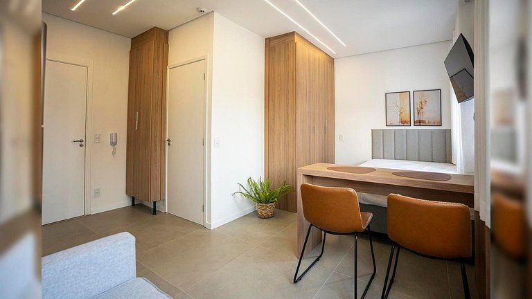 Apart. prox ao Allianz com Piscina p/ 4 hósp