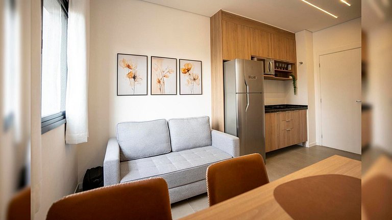 Apart. prox ao Allianz com Piscina p/ 4 hósp