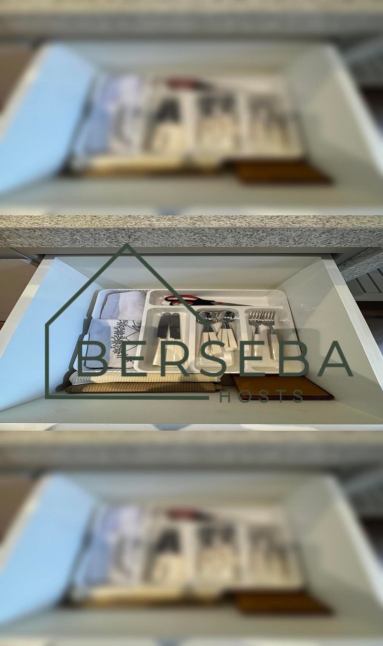 Apê Luxuoso próx R. dos Pinheiros e H. Schaumann