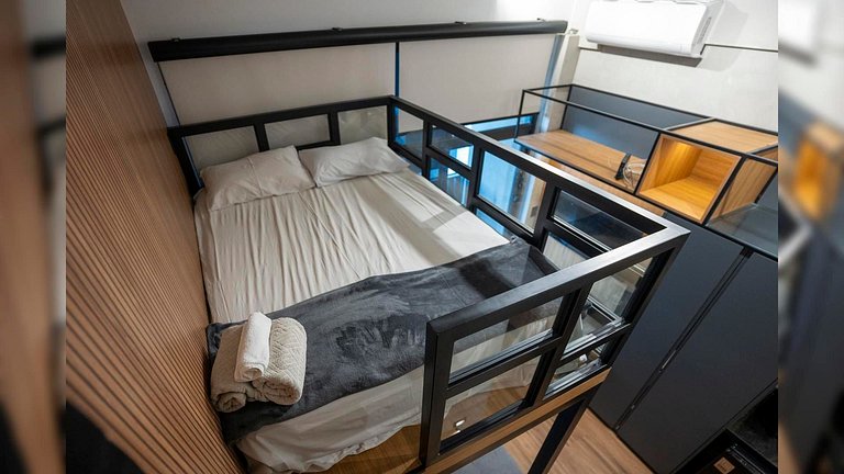 (219) Ap com Mezanino e sofá-cama em Pinheiros