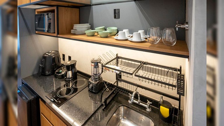 Apê c/ Mezanino em Pinheiros - Próx. Rebouças