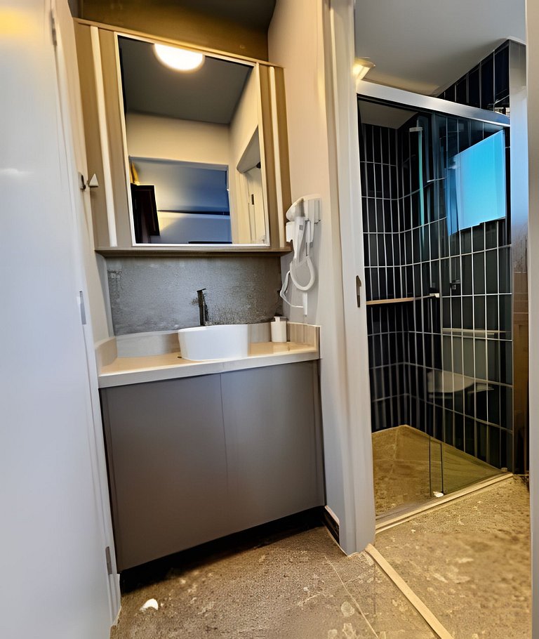 Ap 2 dorms Pinheiros-300m metrô Sumaré e Clinicas