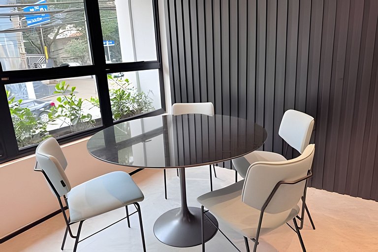 Ap 2 dorms Pinheiros-300m metrô Sumaré e Clinicas