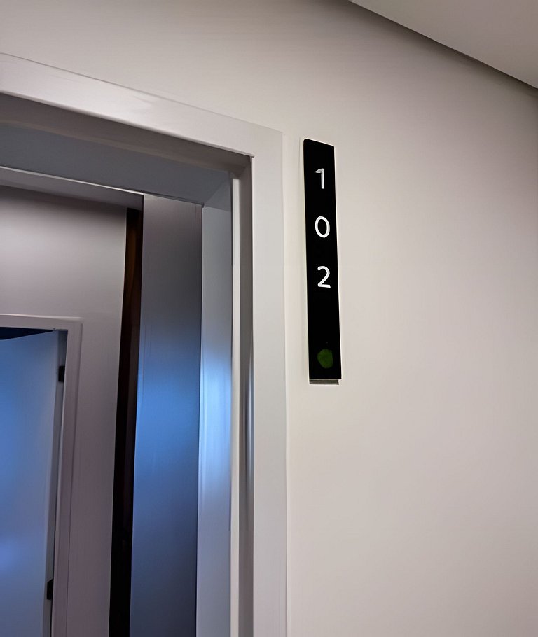 Ap 2 dorms Pinheiros-300m metrô Sumaré e Hospitais