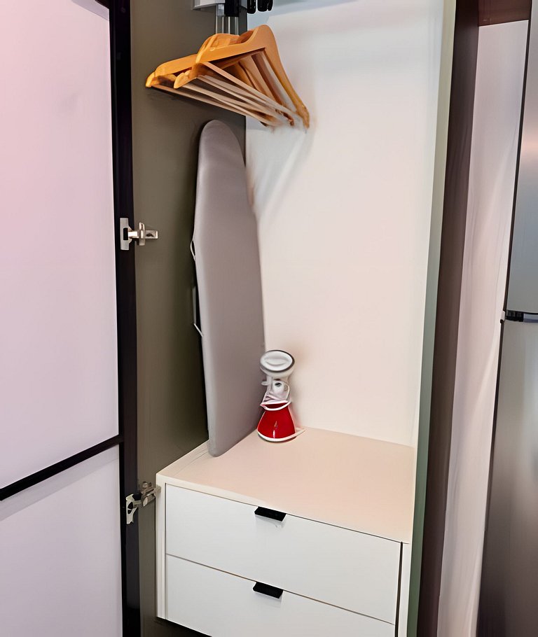 Apê moderno c/piscina- Metrô Sumaré e Oscar Freire