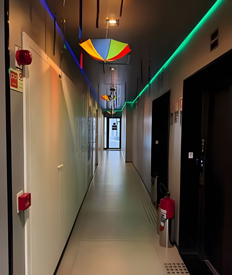 Apê moderno c/piscina- Metrô Sumaré e Oscar Freire