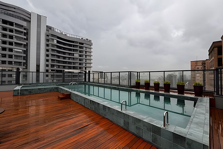 Apê c/ Piscina na Cobertura – 700m Metrô Brooklin