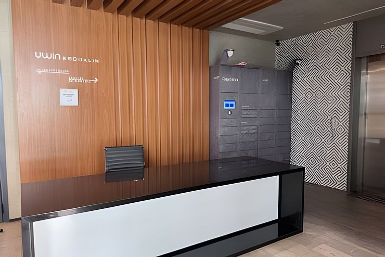 Apê c/ Piscina na Cobertura – 700m Metrô Brooklin