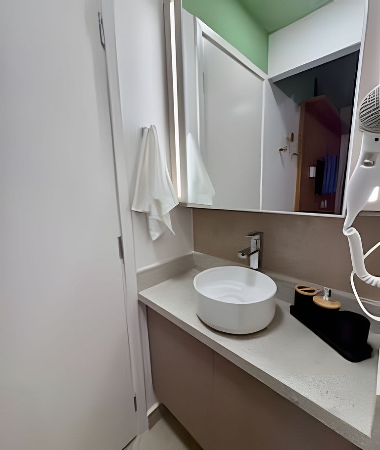 Apê moderno - 5 min Hosp. Clínicas e Metrô Sumaré