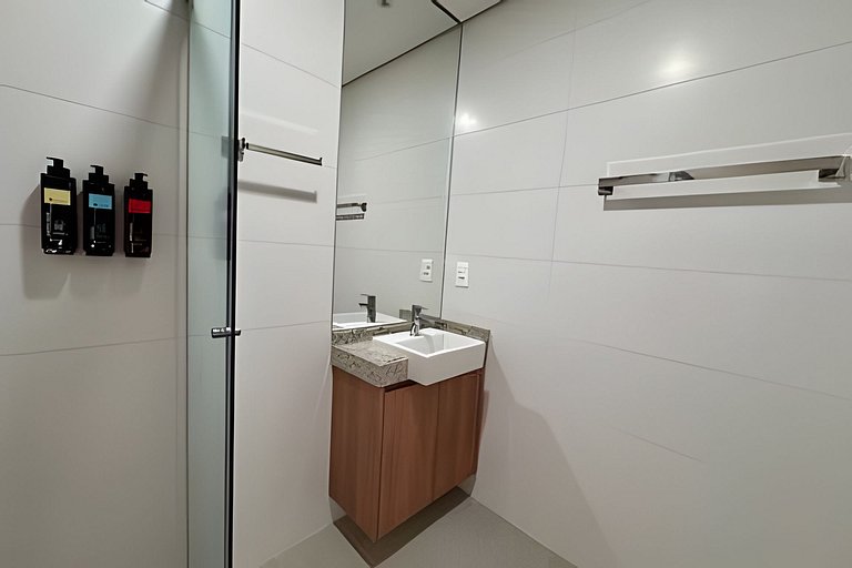 Ap novo em Pinheiros- 5min Metrô Fradique Coutinho