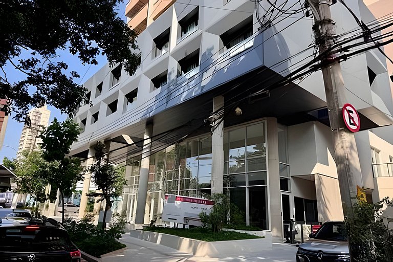 Ap novo em Pinheiros- 5min Metrô Fradique Coutinho