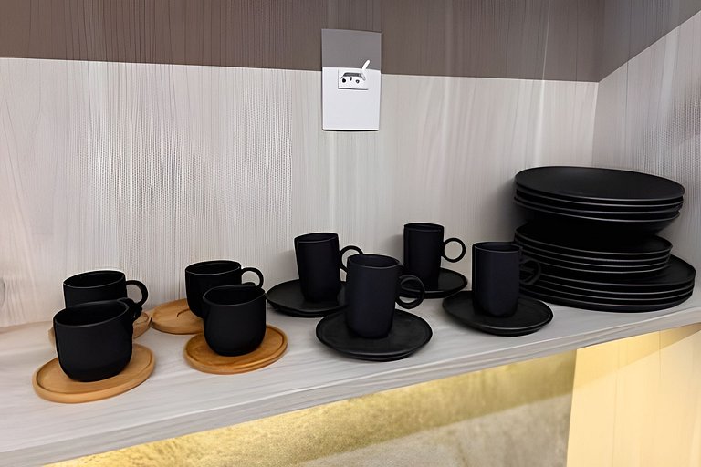 Ap Pinheiros c/café da manhã- 2 min Metrô Clínicas