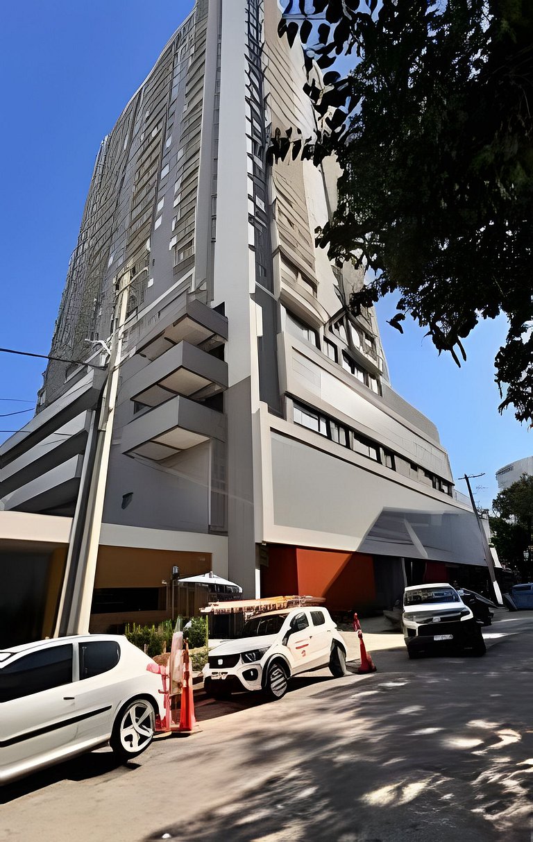 Apto 1 Dorm. p/ 4 próx à Faria Lima